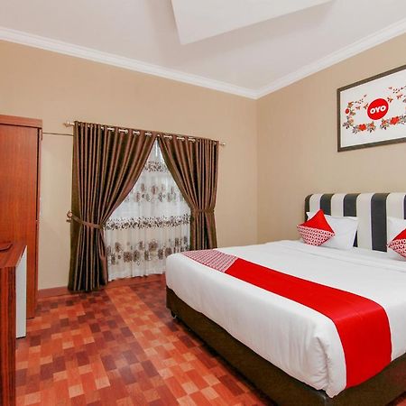 Oyo 799 Hotel Dieng Berastagi Ngoại thất bức ảnh