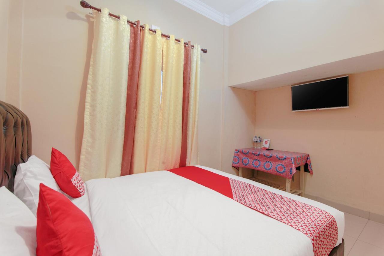 Oyo 799 Hotel Dieng Berastagi Ngoại thất bức ảnh