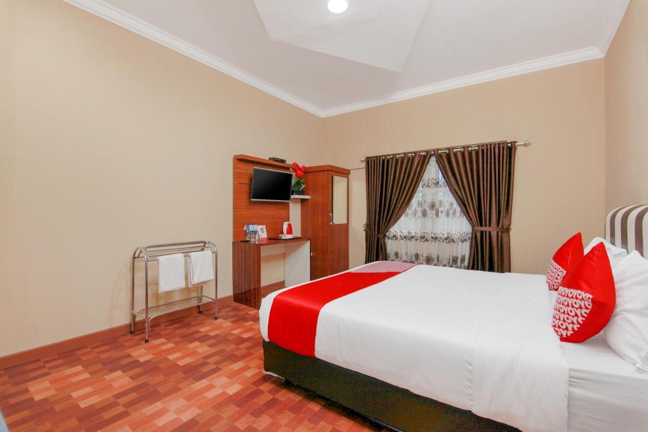 Oyo 799 Hotel Dieng Berastagi Ngoại thất bức ảnh
