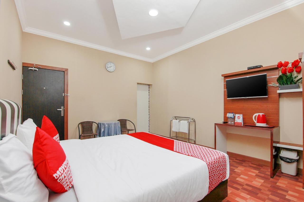 Oyo 799 Hotel Dieng Berastagi Ngoại thất bức ảnh