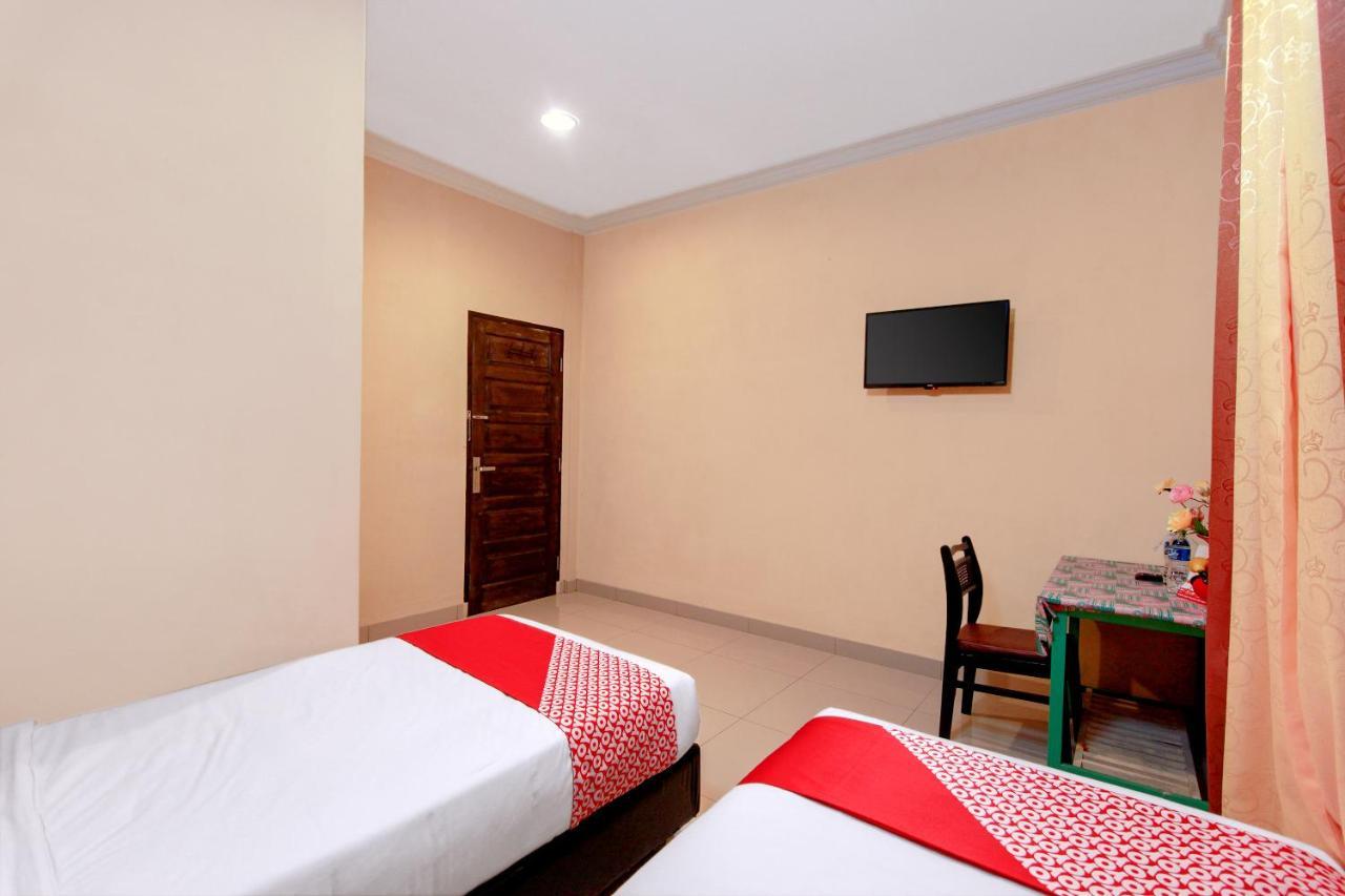 Oyo 799 Hotel Dieng Berastagi Ngoại thất bức ảnh